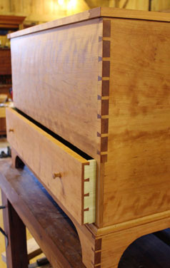 Shaker Blanket Chest